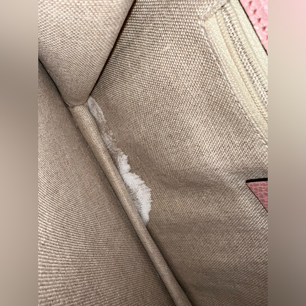 Gucci Medium Interlocking Crossbody Bag - image 8